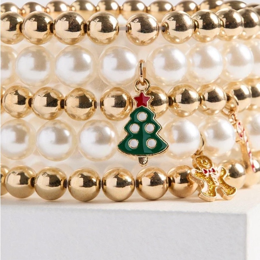 Torrid Gold and Pearl Beaded Stretch Bracelet Set with Christmas Charms
